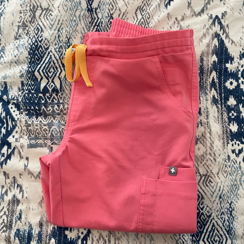 Figs Catarina Top Neon Pink